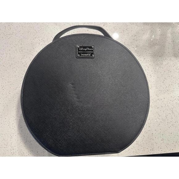 Minnie Mouse Themed Polka Dot Crossbody Bag with Mirror and Strap - Picture 7 of 7